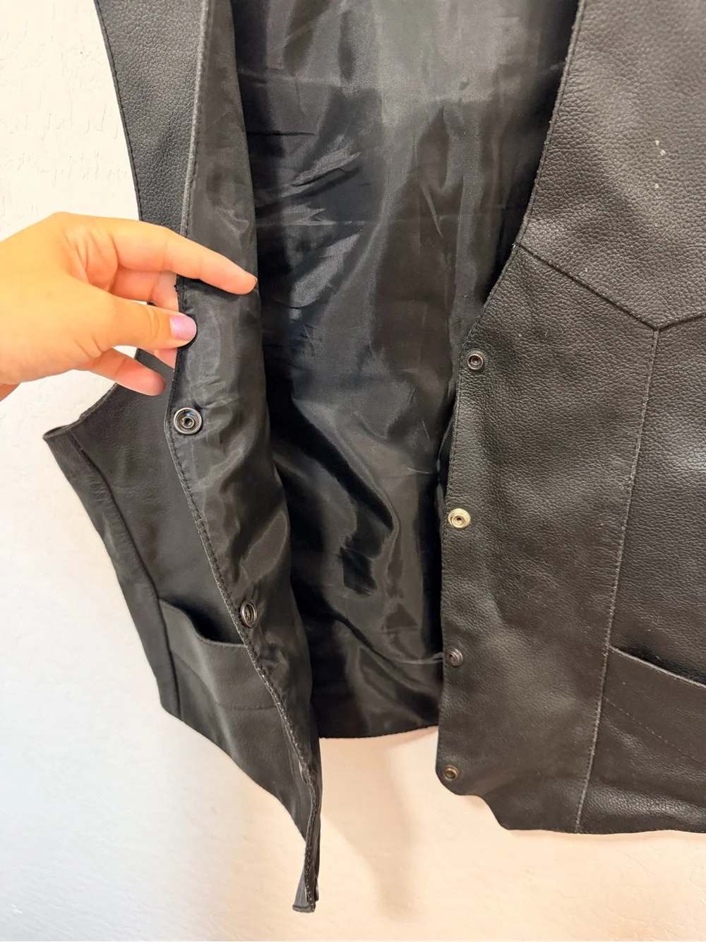 ATL Genuine Leather Black Men's Vest size 48 biker vtg snap button up motorcycle